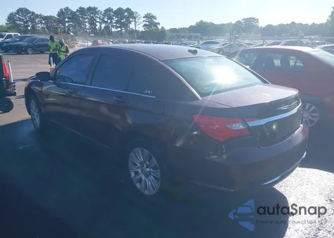 2014 Chrysler 200 Lx z USA, uszkodzony, nr VIN 1C3CCBAB4EN209899